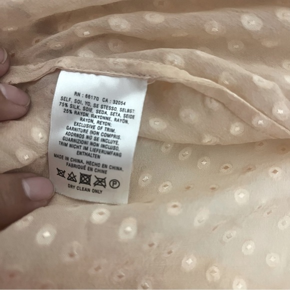 Vintage Anthropologie Meadow Rue Peach Medium Long Sleeve Button Blouse 75% Silk - Picture 8 of 9